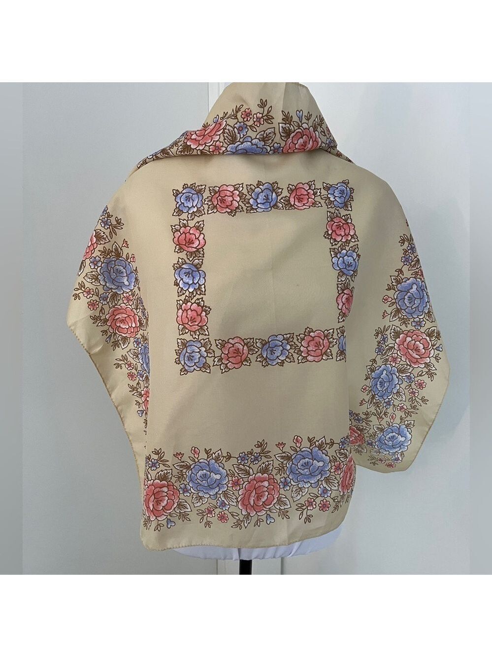 VINTAGE Square Floral Scarf Made Italy Floral Pattern Cottagecore Neck Scarf - Picture 1 of 10